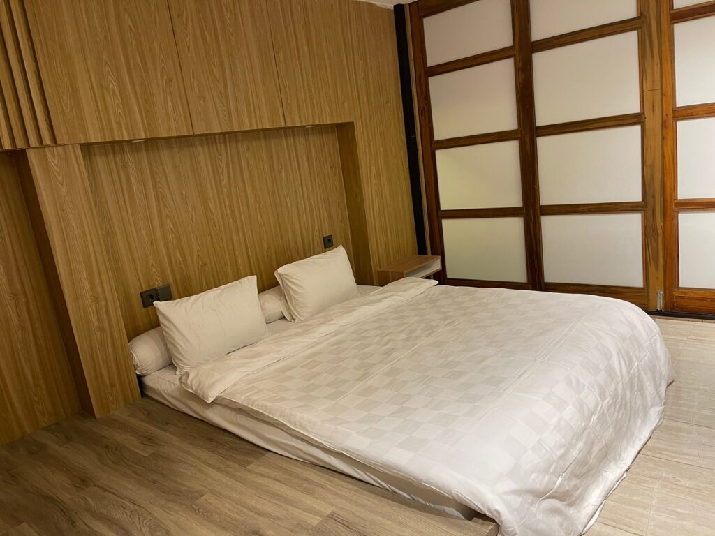 Ohana Suites 16 svg%3E