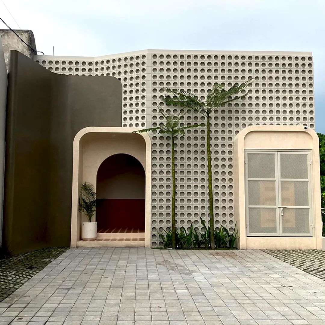 Travel Agen 15 Allure Villa Yogyakarta - Bangunan Depan Square