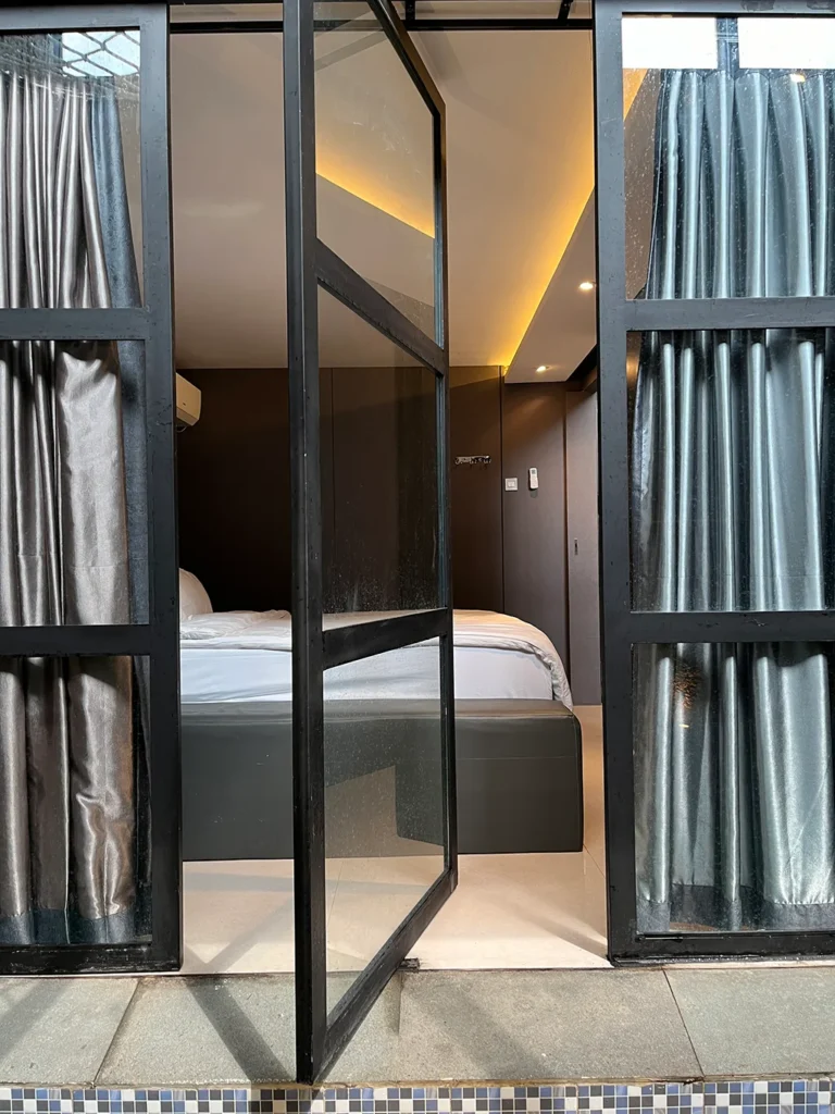 Ohana Suite Freesia Pembatas Room